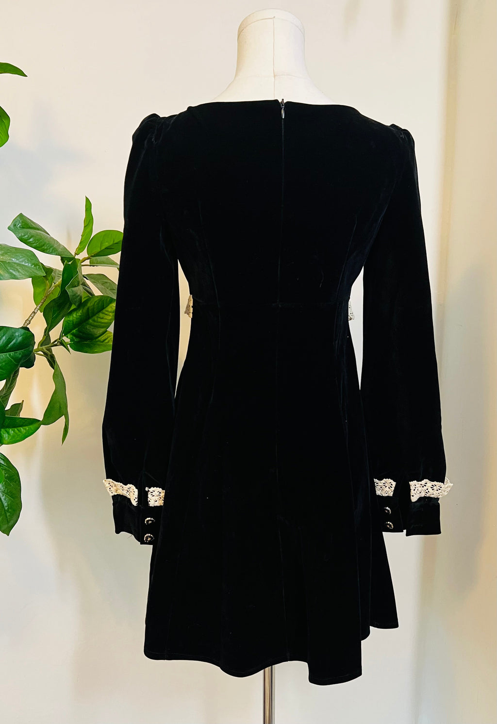 Sabrina - Luscious 60s style Velvet mini dress