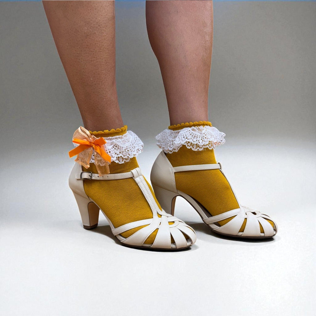 Bowey Lace Socks