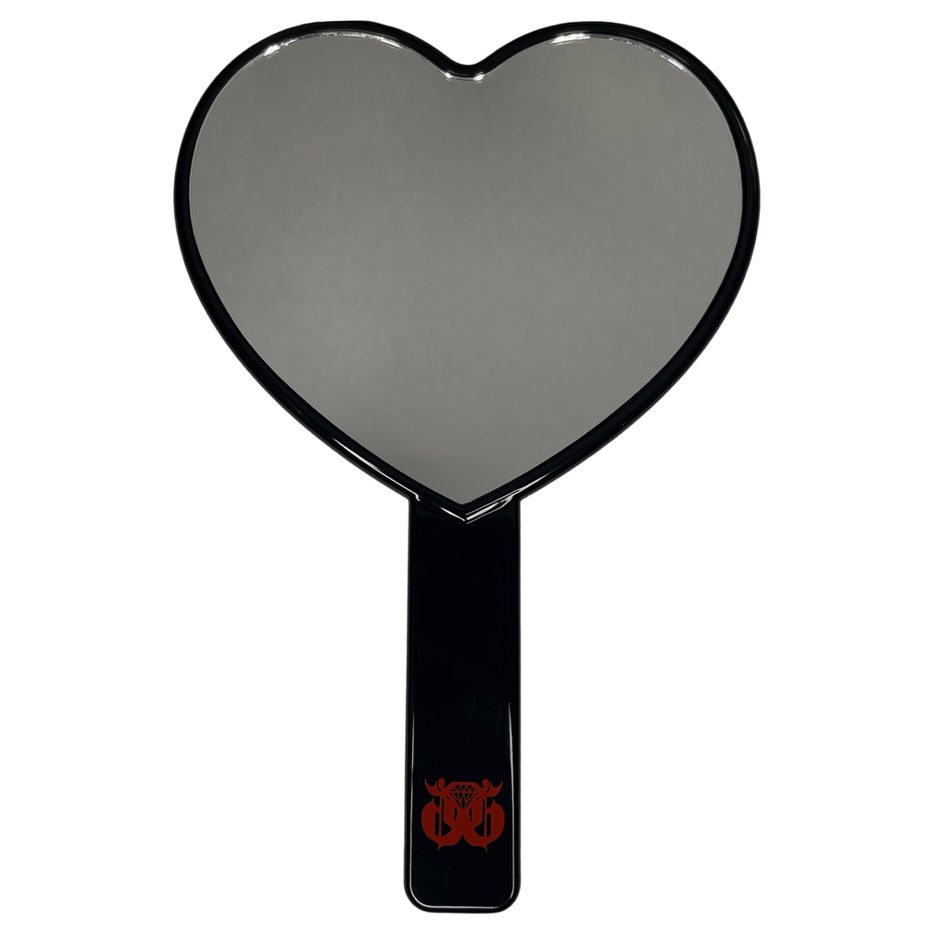 VAMPIRESS MIRROR